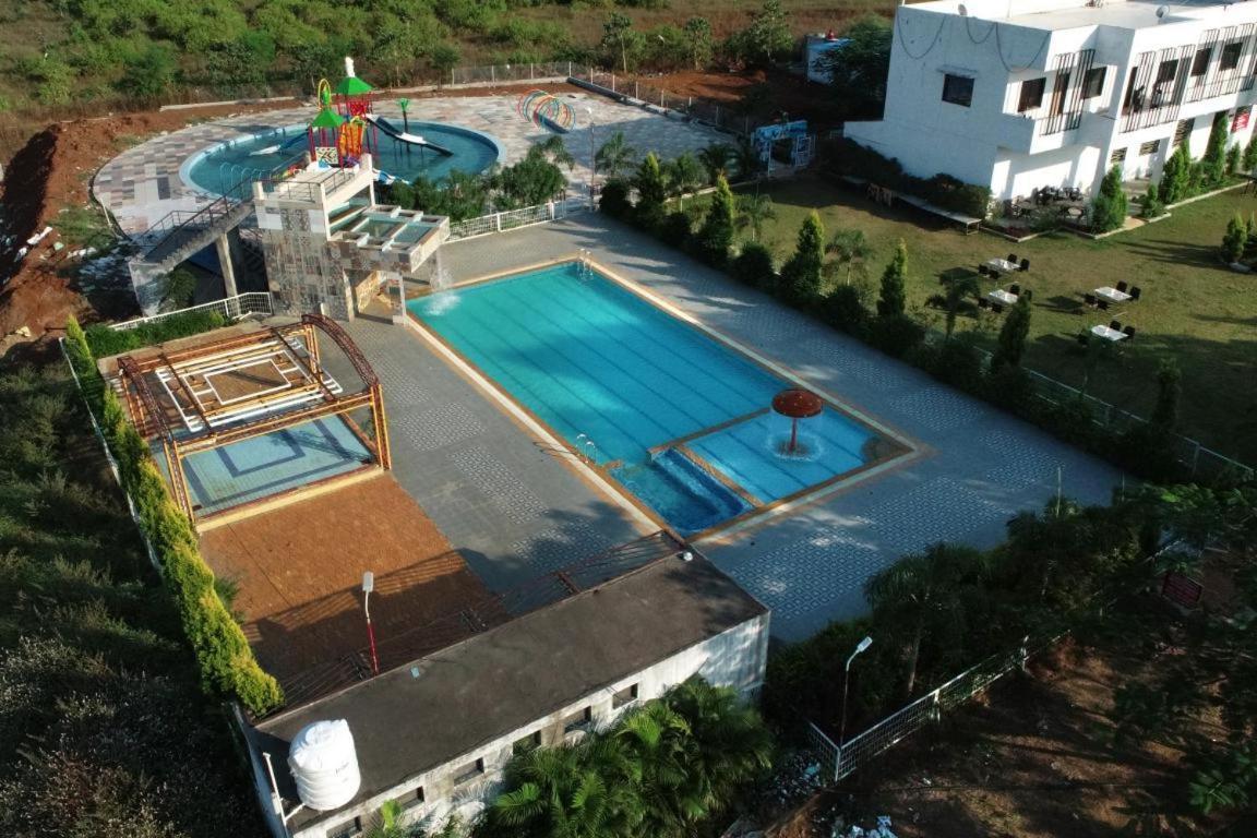 Nisarg Resort 자발푸르 외부 사진